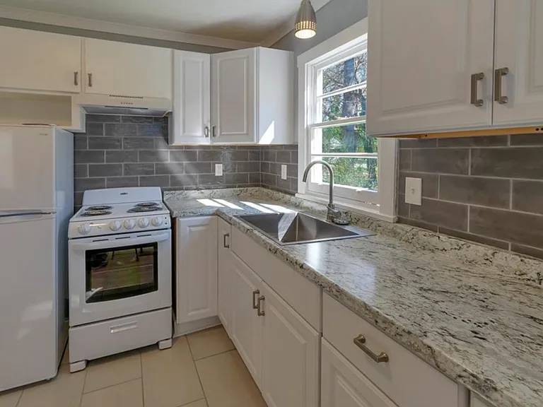 903 Edwin St NW — Photo 5