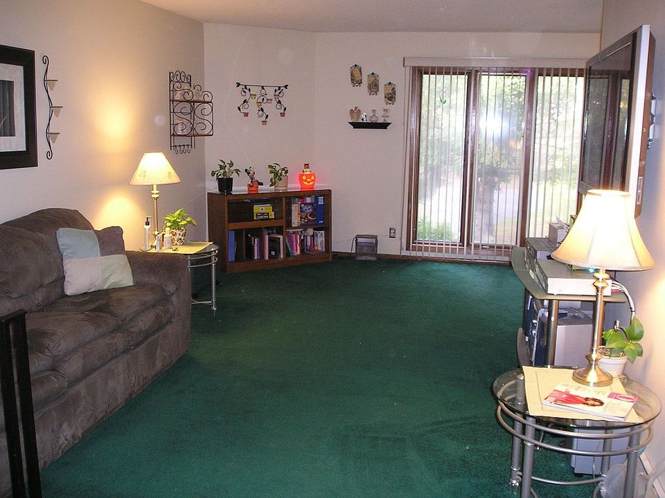 2nd image of 1024 Evergreen Trl