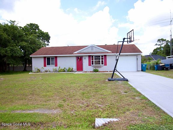 2nd image of 1028 Zambrana St SE