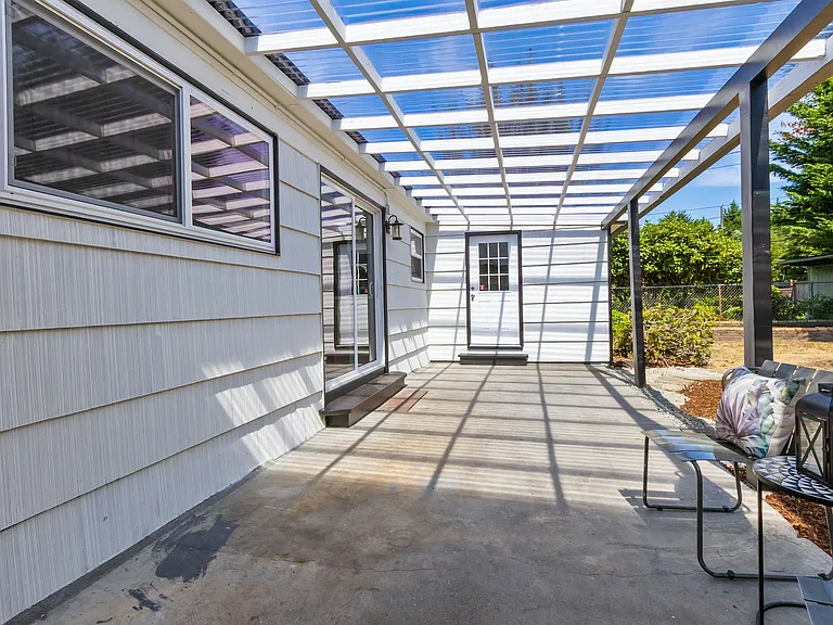 2125 N Highland St — Photo 17