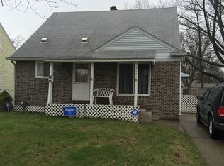 9090 Oporto St, Livonia, MI 48150