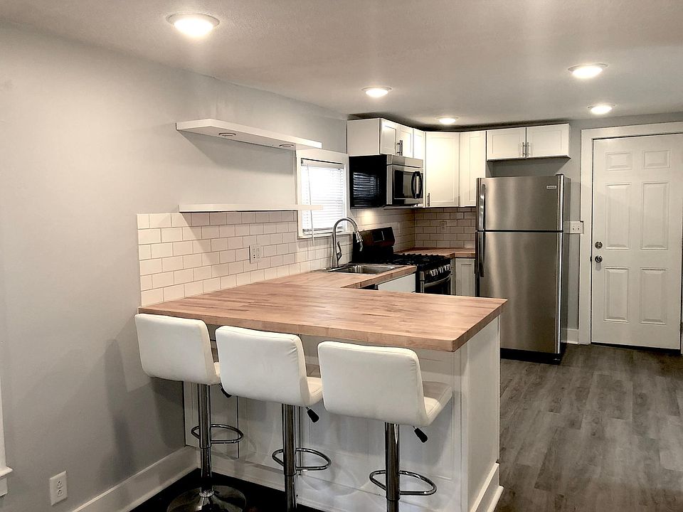 1st image of 444 Hawley Ave APT 2