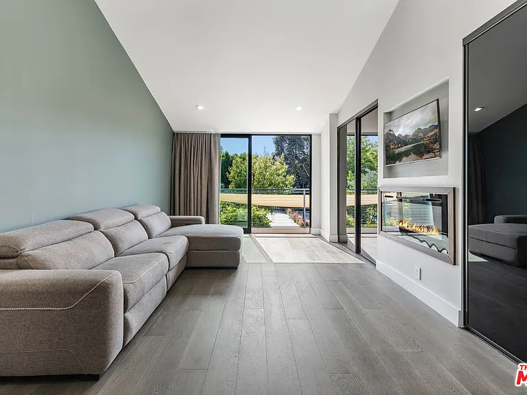 5415 Amestoy Ave — Photo 46