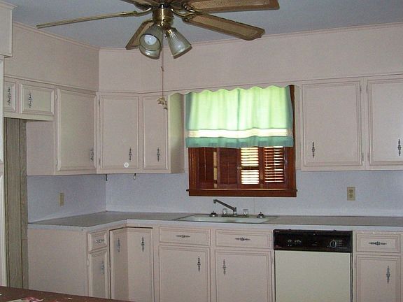 2nd image of 2516 Tupelo St