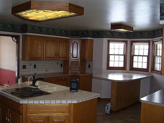3rd image of 2055 Lotus Dr
