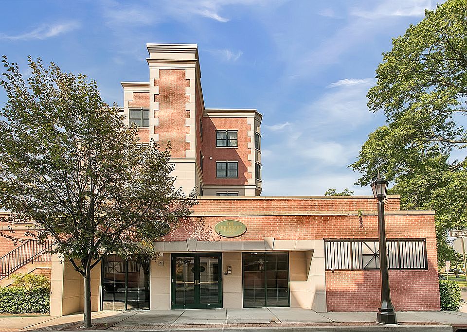 1st image of 101 Sheldrake Pl APT 3