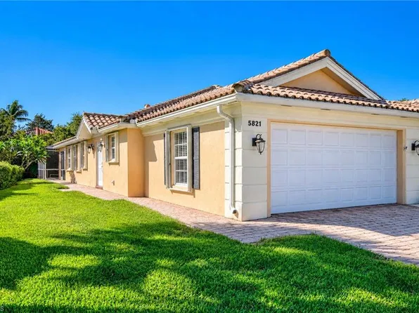 5821 Drummond WAY, NAPLES, FL 34119