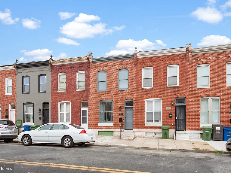 2235 E Chase St — Photo 45