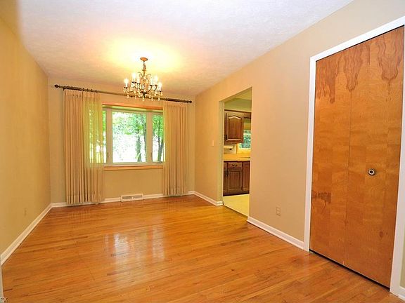 5th image of 176 Forestwood Dr