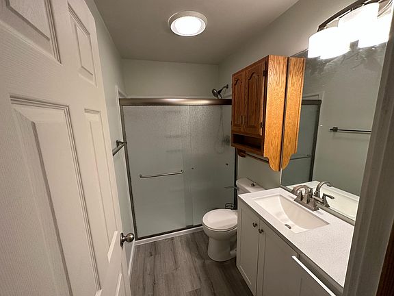 3rd image of 5435 Louise Ave