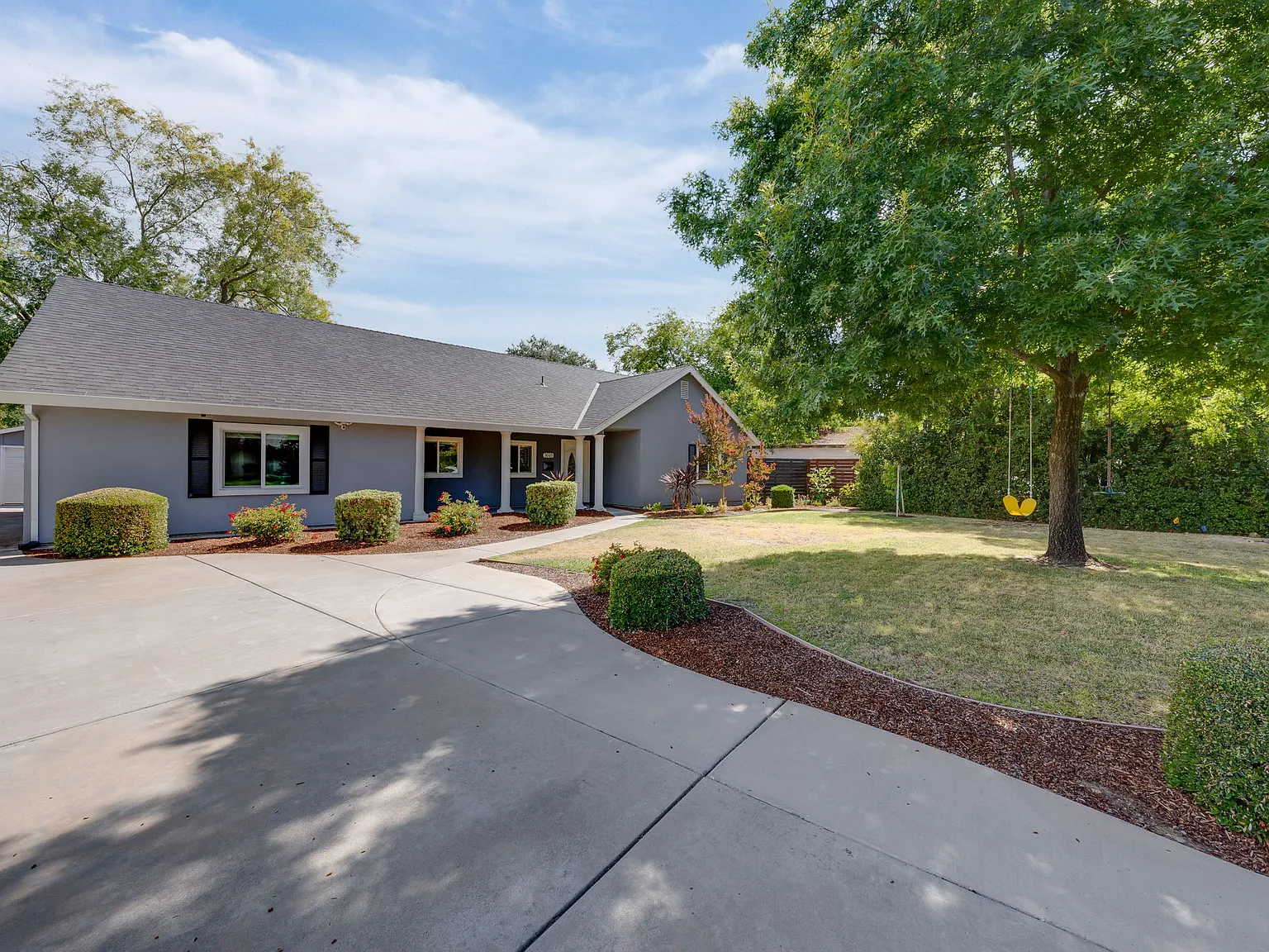 5 bed, 2751 sqft, $8,000 — Photo 3