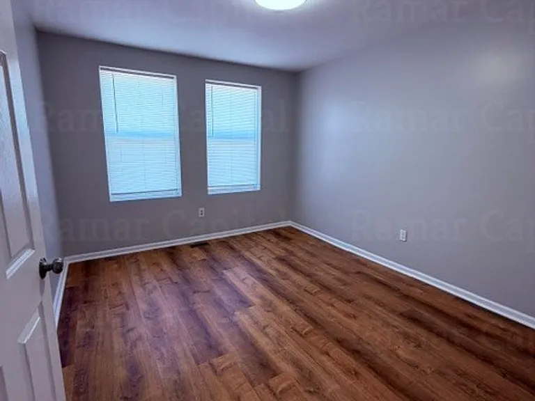 2752 Mickle St — Photo 12