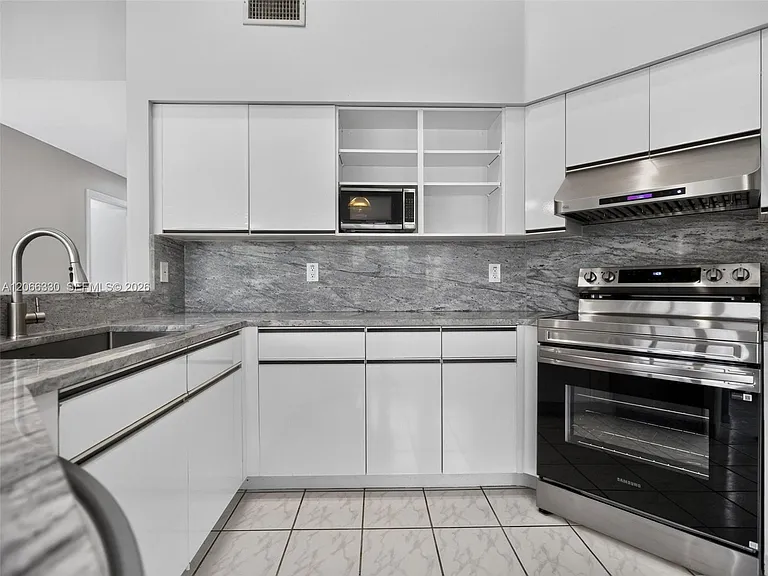 1520 Seabay Rd — Photo 92