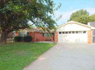 18 Tawana Dr, Shawnee, OK 74804