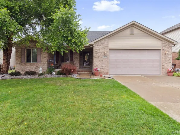 12226 Hannah Ln, Carleton, MI 48117