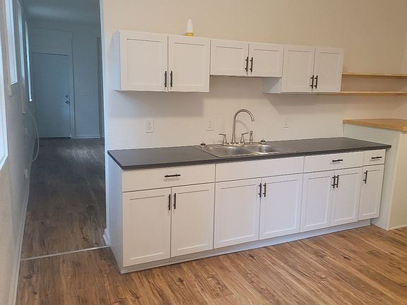 4th image of 1324 Buchanan Ave APT B