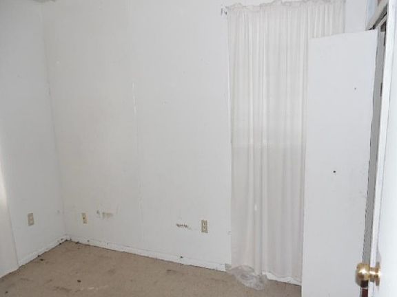 4th image of 109 Dialita Dr