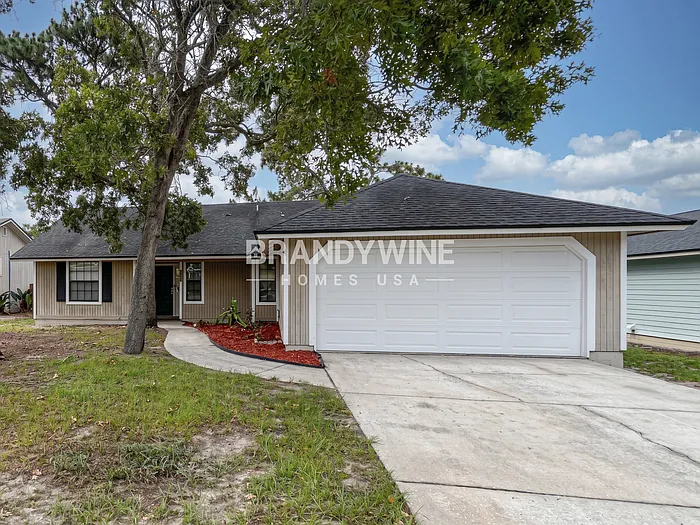 3363 Hampstead Dr — Photo 2