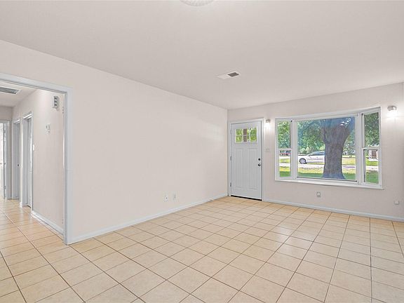 4th image of 1210 Mac Dr