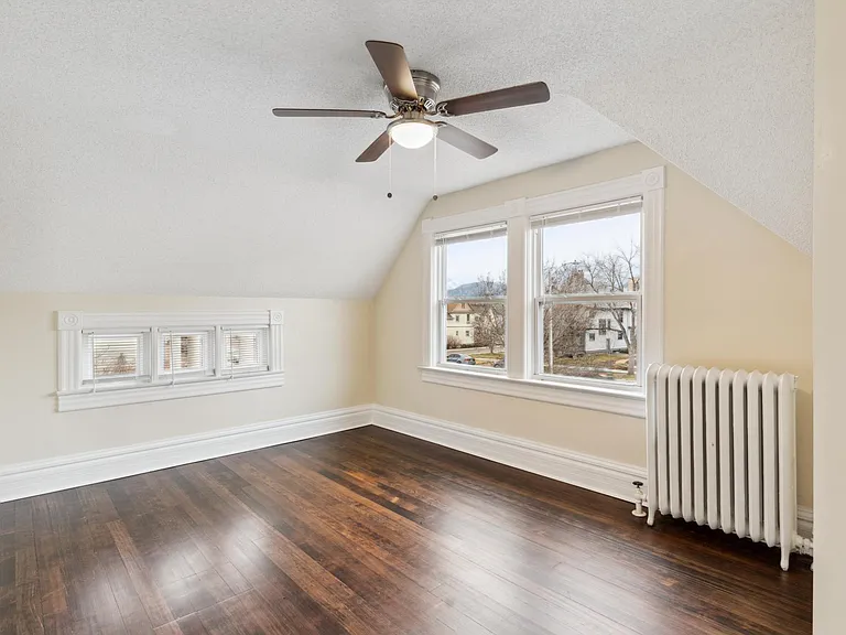 1023 N Weber St — Photo 9