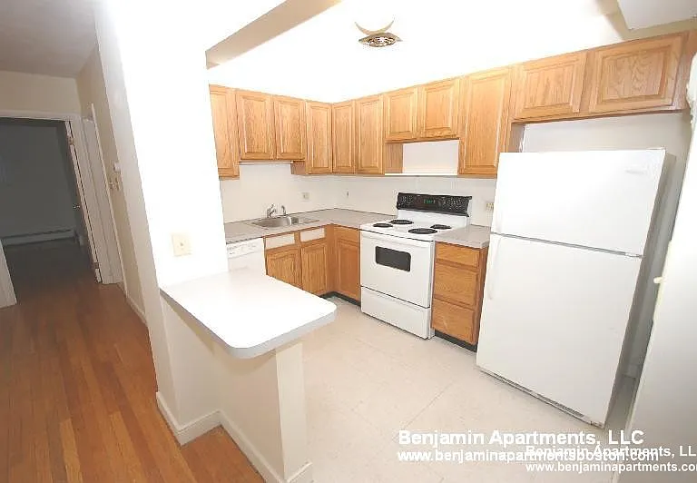 310 Tappan St #10 — Photo 2