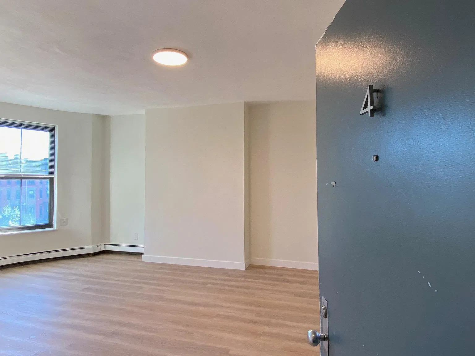 2 bed, 800 sqft, $3,595 — Photo 2