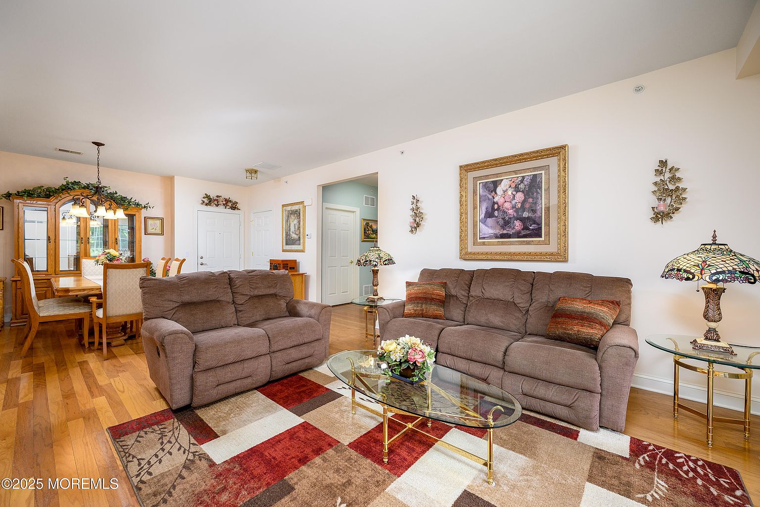 Property in a prime location with modern interiors