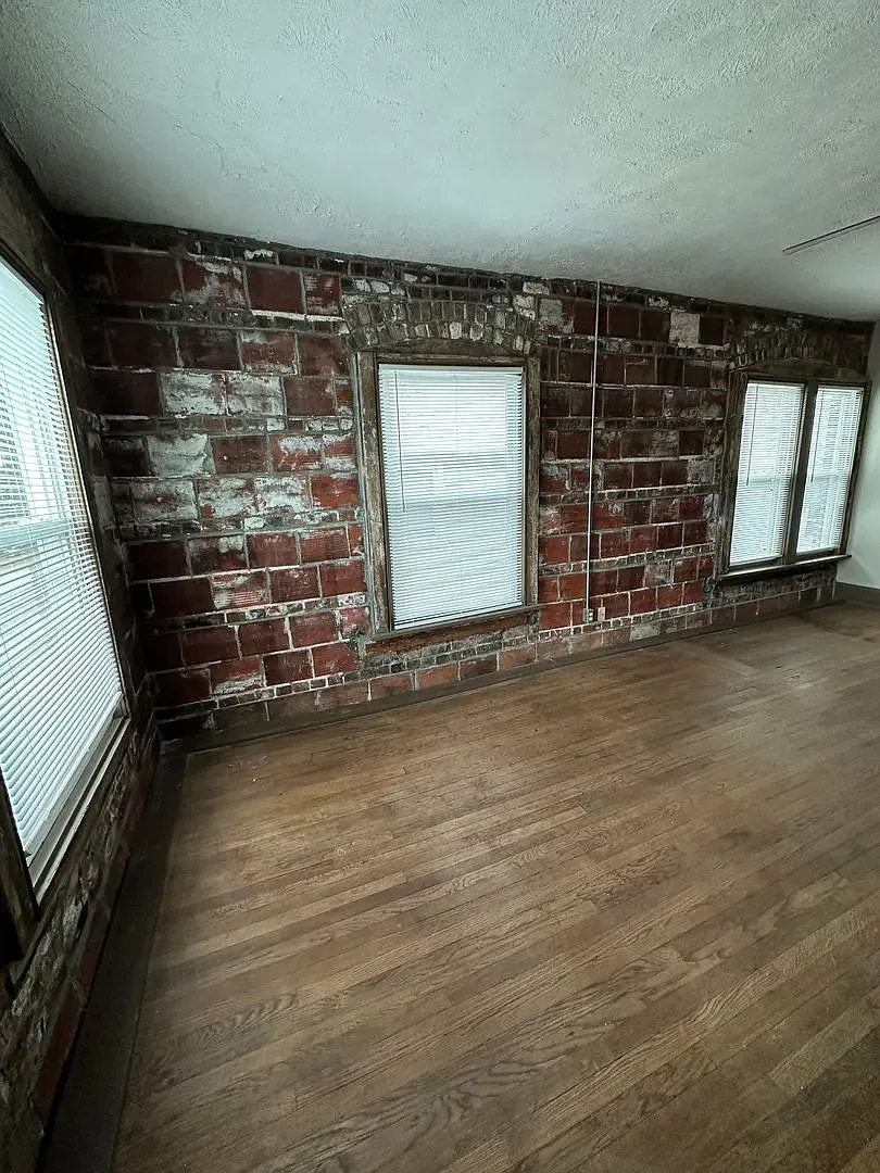 2 bed, 950 sqft, $1,450 — Photo 3