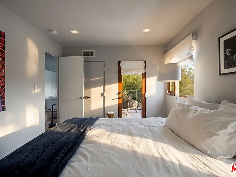 2035 De Mille Dr — Photo 29