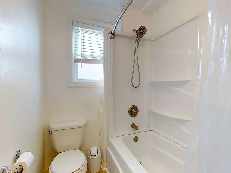 108 Hawkins Creek Ln — Photo 26
