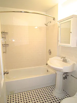 Rented by City Connections Realty | media 43