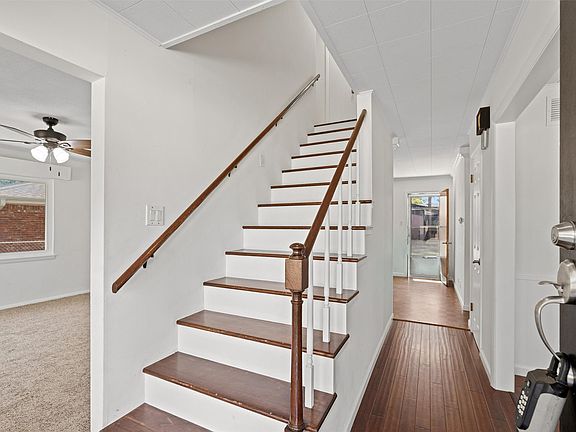 3rd image of 143 Ramblewood Rd
