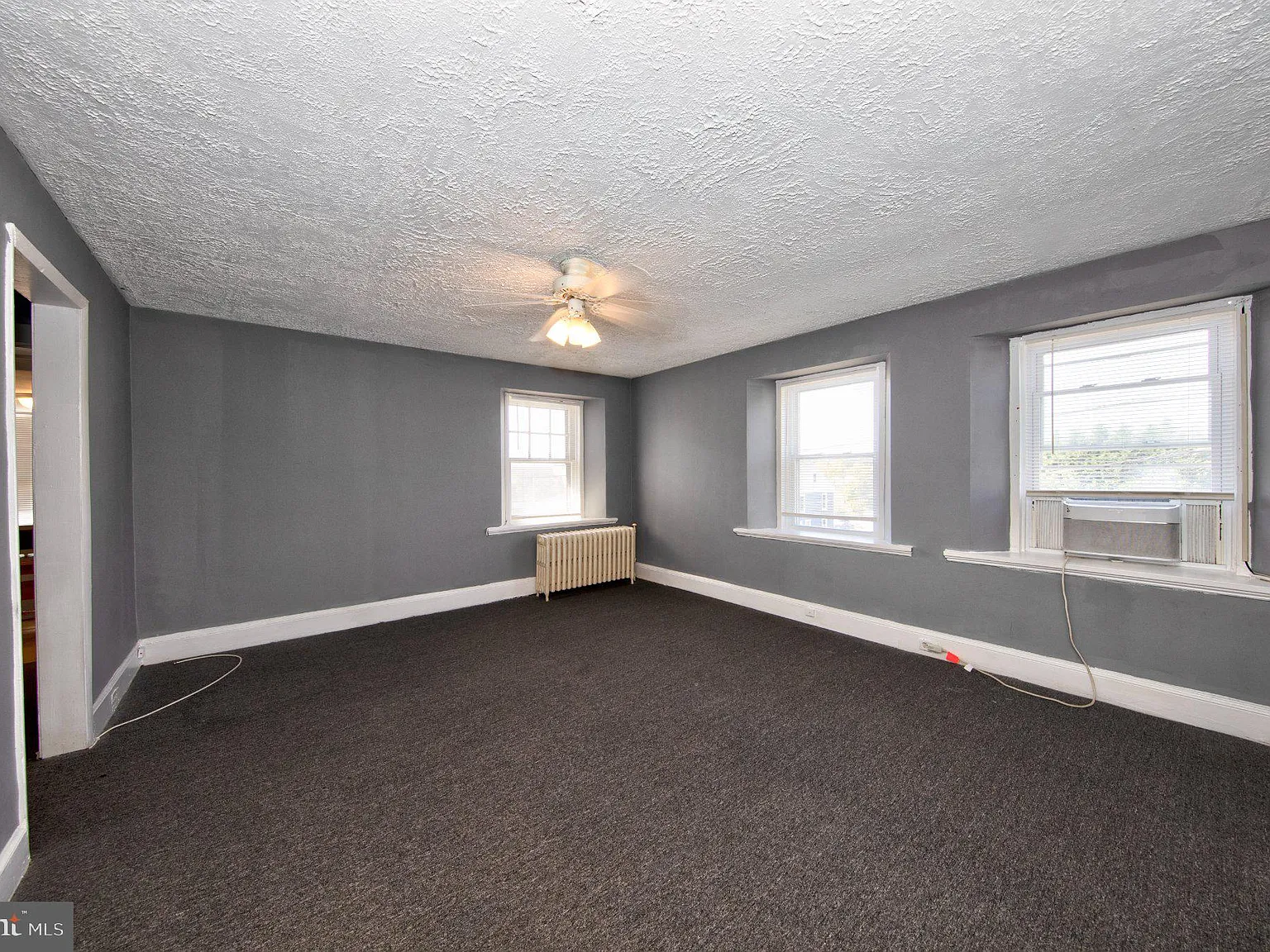 1 bed, 1.0 bath, 1295 sqft, $1,595 — Photo 4