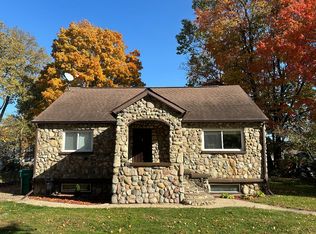 511 West St, Three Rivers, MI 49093