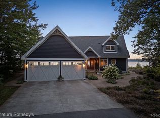 10069 Kay Ray Rd, Williamsburg, MI 49690