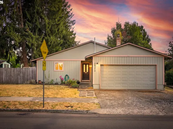 38370 Sandy Heights St, Sandy, OR 97055