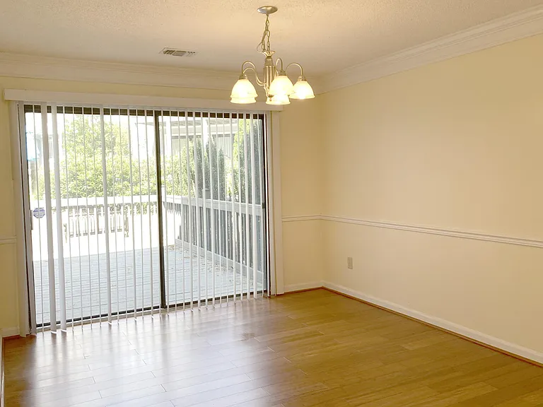 1034 Riverbend Club Dr SE — Photo 14