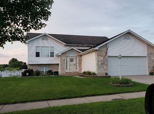 7522 Tanager St, Hobart, IN 46342