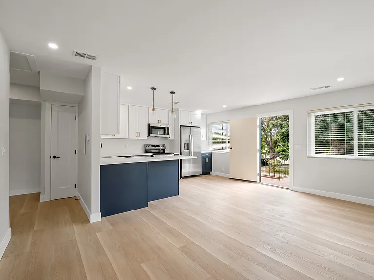 400 W Pedregosa St #C — Photo 5