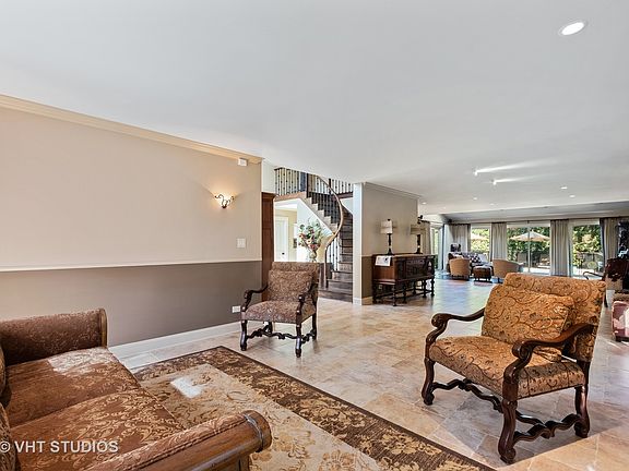 4th image of 2818 Woodmere Dr