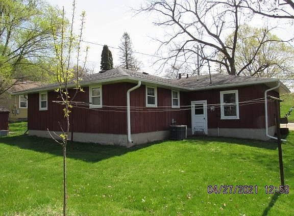3rd image of 440 E 10th St