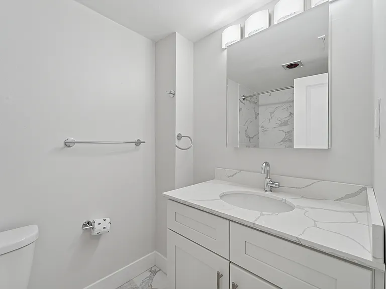 Haverford Court — Photo 16