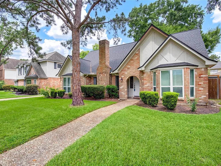 20610 Laurel Lock Dr — Photo 1