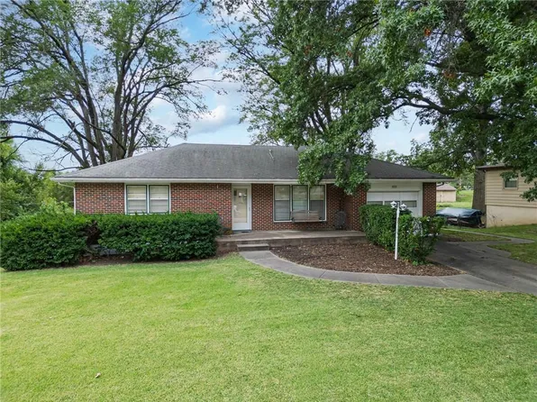 9231 Minnesota Ave, Kansas City, KS 66112