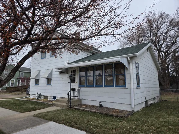 356 W 8th Ave, Oshkosh, WI 54902