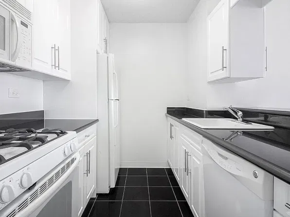 400 East 71st Street image 1 of 11