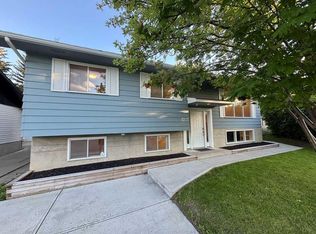 12 N Oakbury Pl SW, Calgary, AB T2V4A2