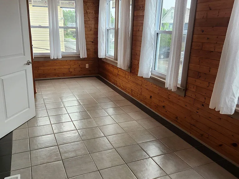 5679 Desson Ave — Photo 2