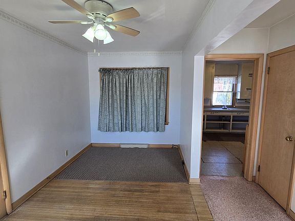 3rd image of 1705 Owen St