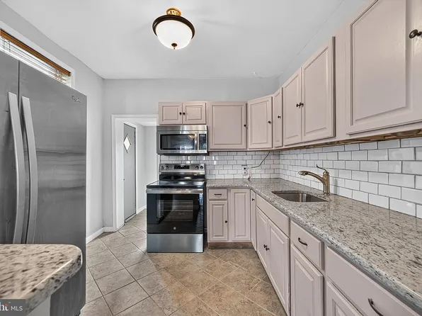 5237 Sylvester St, Philadelphia, PA 19124